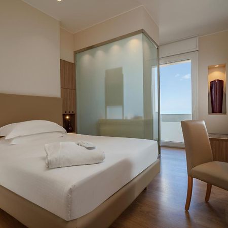 National Hotel Rimini Bagian luar foto