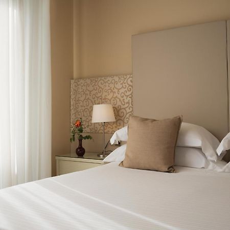 National Hotel Rimini Bagian luar foto