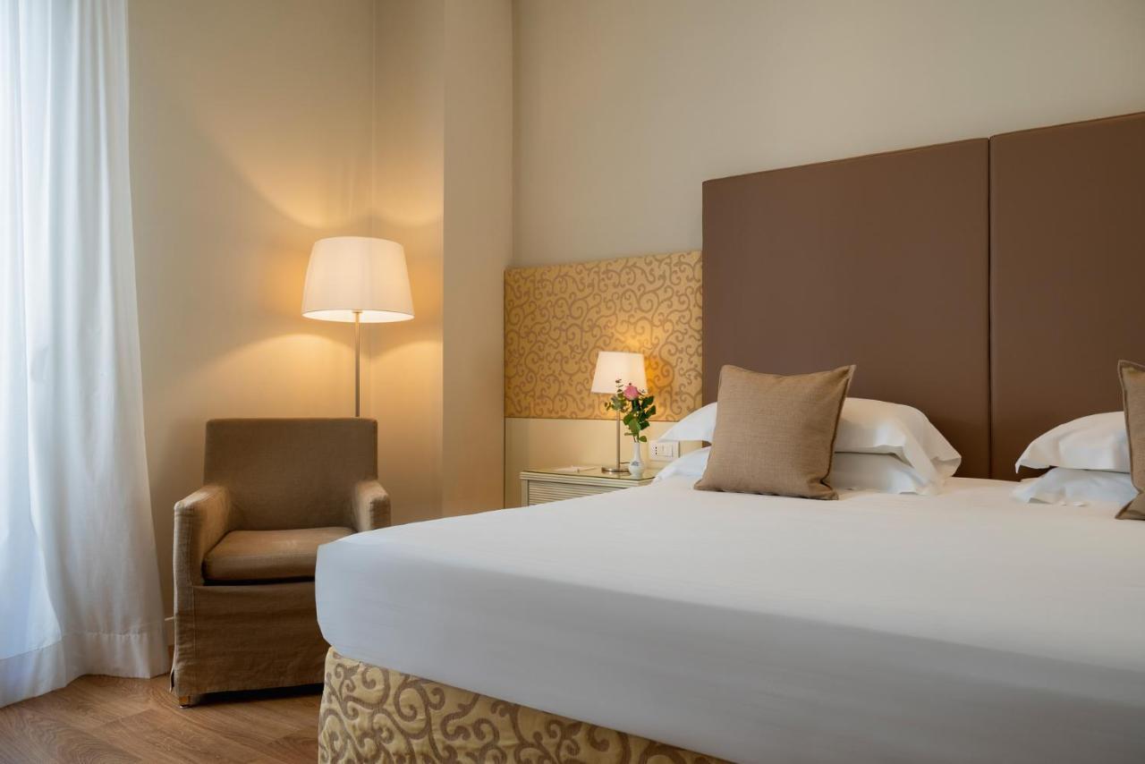 National Hotel Rimini Bagian luar foto