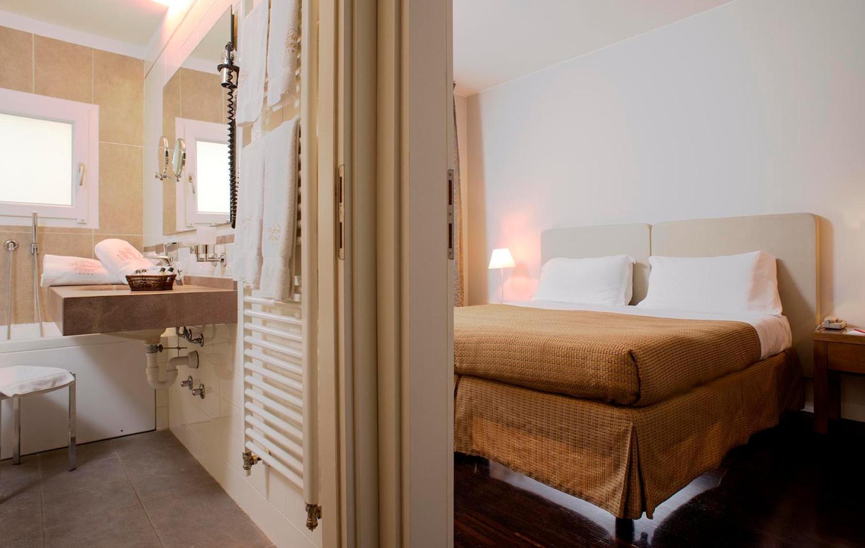 National Hotel Rimini Bagian luar foto