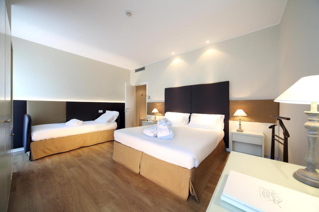 National Hotel Rimini Bagian luar foto