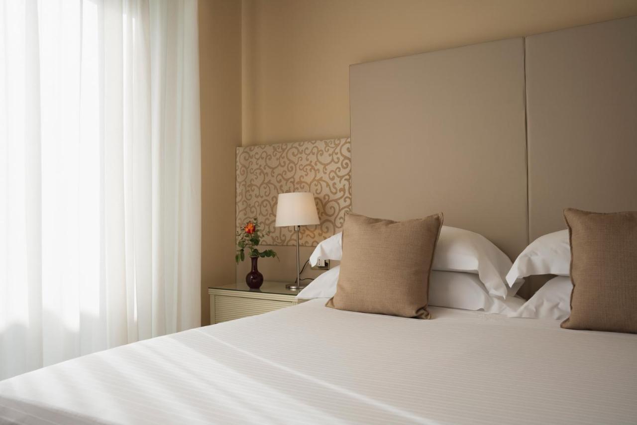 National Hotel Rimini Bagian luar foto